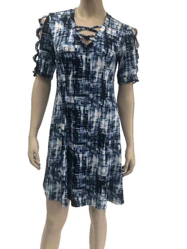 Women's Dress Blue Quality Comfort Stretch Fabric Flattering Fit On Sale Now 60% Size LARGE and XL OFF Yvonne Marie Boutiques Made in Canada Tunics Spring floral Women's Dress Blue Quality Comfort Stretch Fabric Flattering Fit On Sale Now 60% Size LARGE and XL OFF Yvonne Marie Boutiques Made in Canada Tunics Spring floral