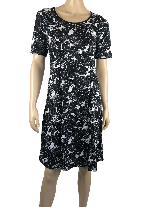 Women's Dresses On sale Now 70% OFF Black and White Elegant Print Quality Stretch fabric Flattering Fit Now On Sale made in Canada Yvonne Marie Boutiques Tunics Ceremony elegant Women's Dresses On sale Now 70% OFF Black and White Elegant Print Quality Stretch fabric Flattering Fit Now On Sale made in Canada Yvonne Marie Boutiques Tunics Ceremony elegant