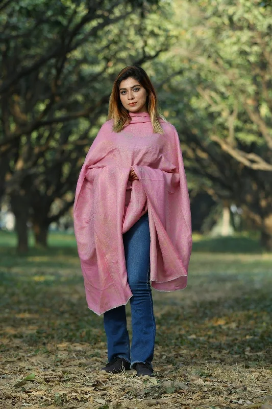 SUPER SOFT PINK COLOUR REVERSIBLE ZARI KASHMIRI SHAWL DEFINES ROYAL AND LUXURIOUS EXTREMELY COMFORTABLE FOR ALL EVENTS Elegant Velvet Shawl Wrap