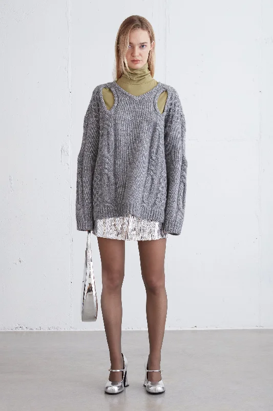 CHUNKY CABLE KNIT SWEATER WITH CUTOUT Lightweight Heavyweight Midweight