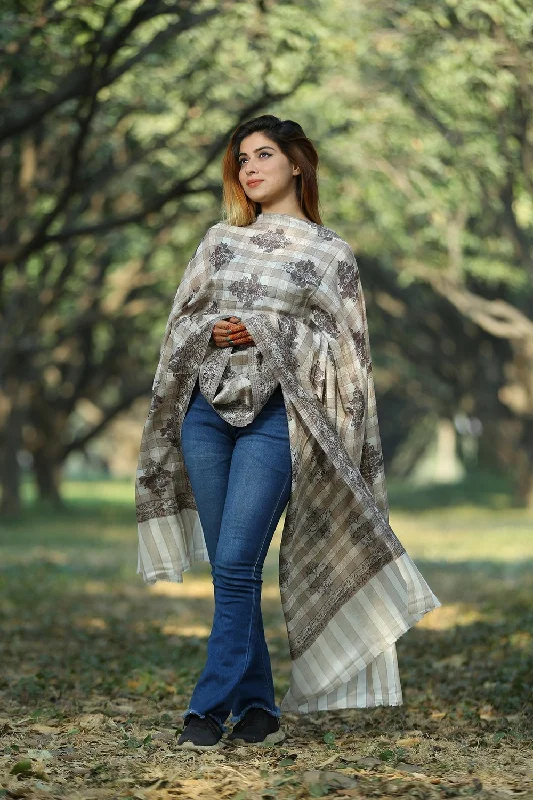 BEIGE COLOUR SHAWL DEFINES FEMINISM AND ADDS STEADY LOOK Stylish Cashmere Shawl Wrap