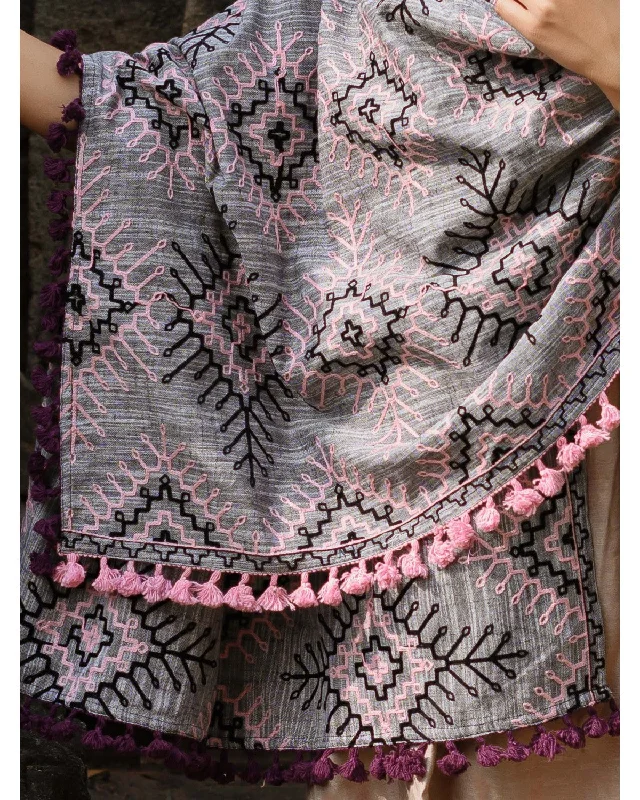 Women's Grey Tribal Aari Embrodiered Slub Khadi Shawl/Dupatta With Baby Pink Cotton Lace - MESMORA FASHION Cozy Woolen Shawl Scarf Women's Grey Tribal Aari Embrodiered Slub Khadi Shawl/Dupatta With Baby Pink Cotton Lace - MESMORA FASHION Cozy Woolen Shawl Scarf