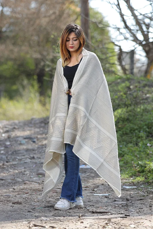 OFF WHITE COLOUR ZARI KASHMIRI SHAWL DEFINES ROYAL AND LUXURIOUS EXTREMELY COMFORTABLE FOR ALL EVENTS Soft Cotton Shawl Cape