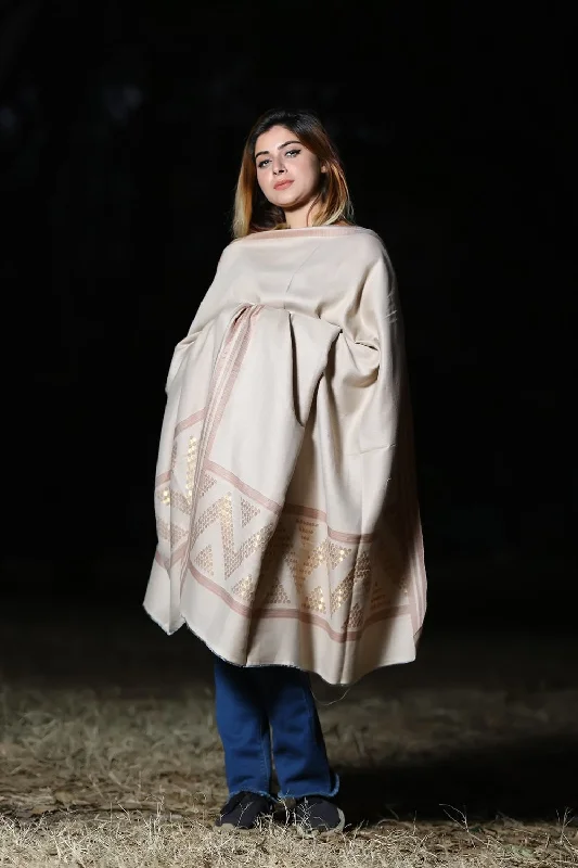 STEADY BEIGE COLOUR ZARI KASHMIRI SHAWL DEFINES ROYAL AND LUXURIOUS EXTREMELY COMFORTABLE FOR ALL EVENTS Trendy Oversized Shawl Cape