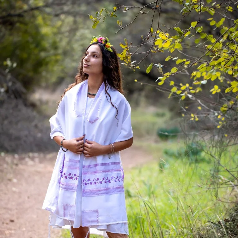 Lilac Pomegranates Tallit for women, Bat Mitzvah Tallit, Feminine Tallit, Women's Tallit Prayer Shawl Stylish Knit Shawl Wrap