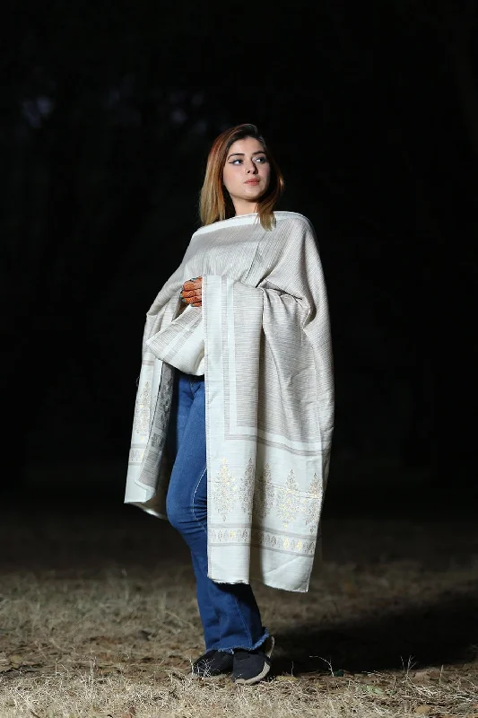 LAVISHING PEARL WHITE COLOUR ZARI KASHMIRI SHAWL DEFINES ROYAL AND LUXURIOUS EXTREMELY COMFORTABLE FOR ALL EVENTS Warm Cashmere Shawl Scarf