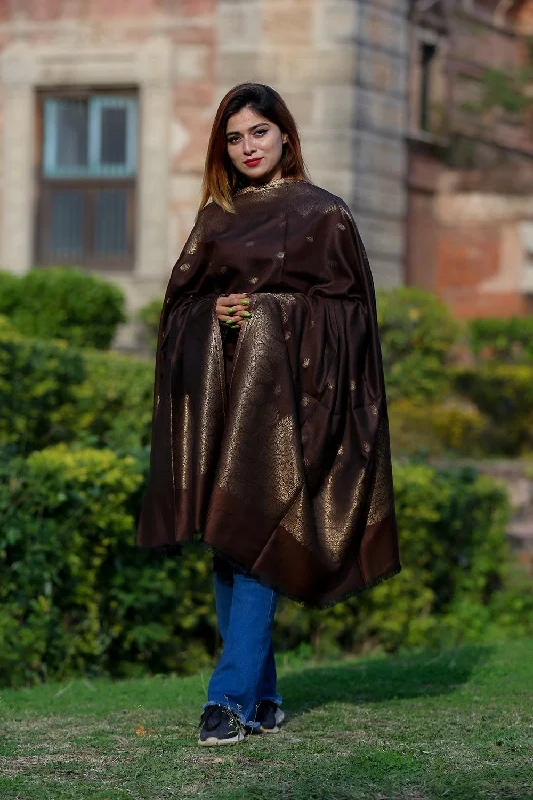 BROWN SHAWL DEFINES ROYAL AND LUXURIOUS EXTREMELY COMFORTABLE FOR ALL EVENTS Chic Knit Shawl Poncho