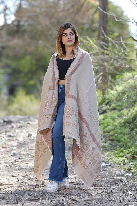 STEADY BEIGE COLOUR ZARI KASHMIRI SHAWL DEFINES ROYAL AND LUXURIOUS EXTREMELY COMFORTABLE FOR ALL EVENTS Stylish Wool Shawl Wrap