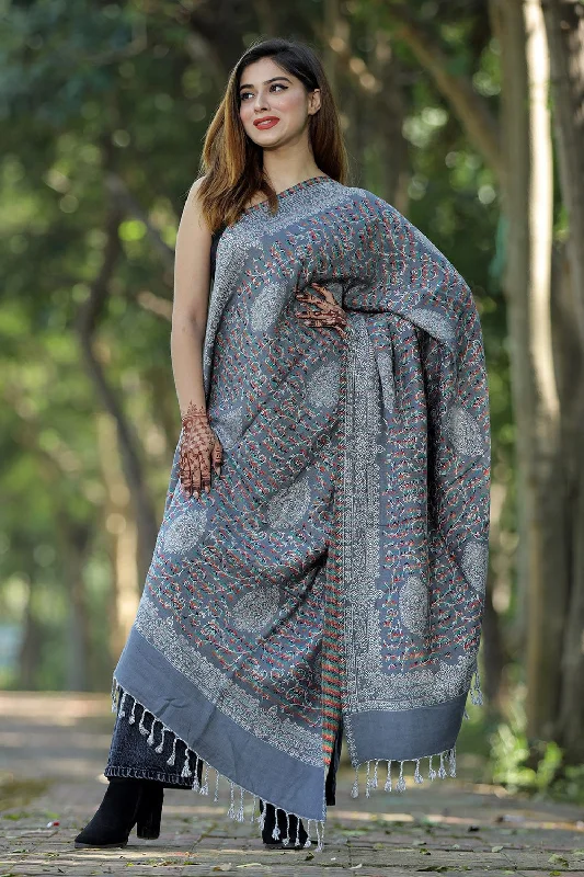 GREY COLOUR KANI SHAWL WORK DEFINES ROYAL AND LUXURIOUS EXTREMELY COMFORTABLE FOR ALL EVENTS Cozy Woolen Shawl Cape