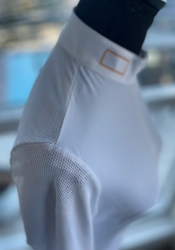 White / 0001